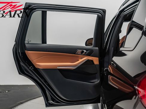 Used 2022 BMW X7 xDrive40i w/ M Sport Package image 45