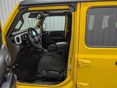 Used 2021 Jeep Wrangler Unlimited Islander image 12