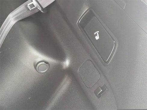 Used 2023 Mitsubishi Outlander SE image 13