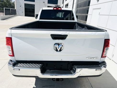 Used 2024 RAM 2500 Tradesman w/ Chrome Appearance Group image 21