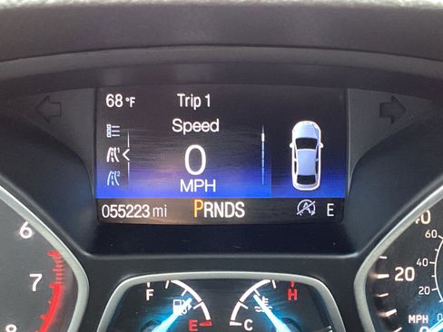 Used 2019 Ford Escape SE FWD image 3