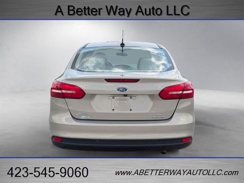 Used 2016 Ford Focus SE FWD image 5