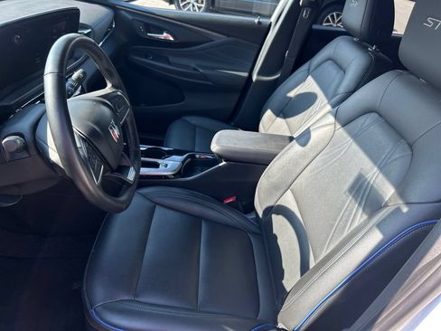 Used 2025 Buick Envista Sport Touring w/ Convenience I Package FWD image 10