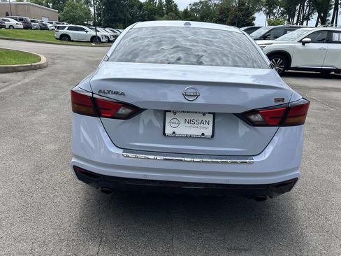 Used 2023 Nissan Altima 2.5 SR w/ SR Premium Package FWD image 6