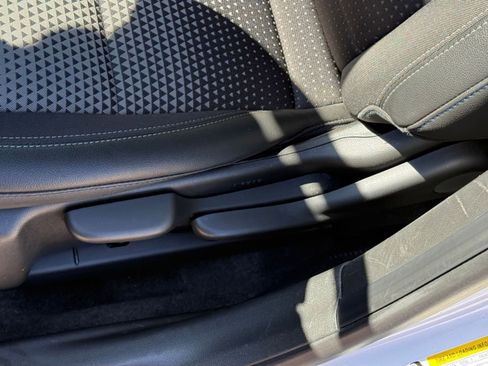 Used 2025 Chevrolet Trax LT image 22