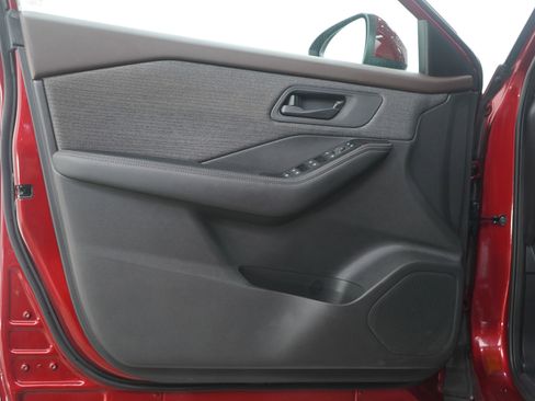 Used 2021 Nissan Rogue S image 22