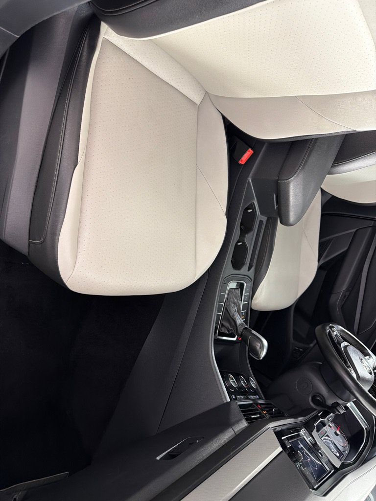Used 2020 Volkswagen Jetta R-Line w/ R-Line Cold Weather Package FWD image 19