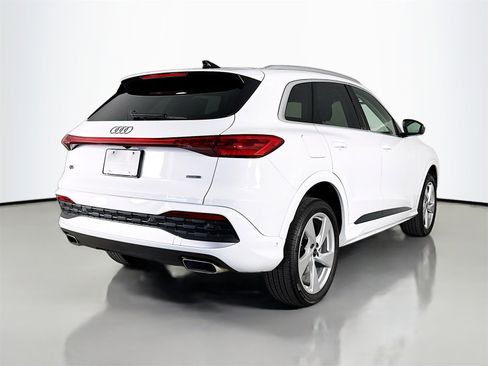 Certified 2025 Audi Q5 Premium Plus w/ Premium Plus image 7