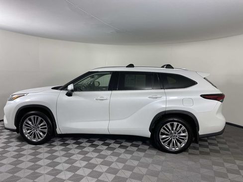 Used 2026 Toyota Highlander Platinum AWD/4WD image 5