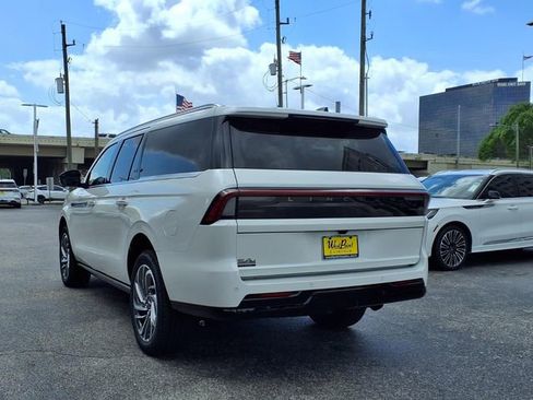 New 2026 Lincoln Navigator L Reserve AWD/4WD image 6