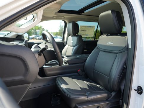 New 2026 Ford Expedition Platinum w/ Driver's Package AWD/4WD image 14