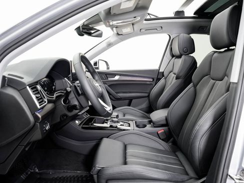 Certified 2025 Audi Q5 2.0T Premium Plus w/ Premium Plus Package image 8