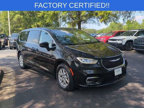 Certified 2023 Chrysler Pacifica Touring-L FWD image 7