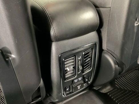 Used 2020 Jeep Grand Cherokee Limited w/ Luxury Group II image 25