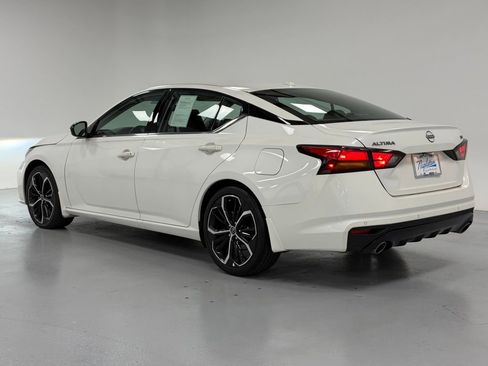 Used 2024 Nissan Altima 2.5 SR w/ SR Premium Package image 3