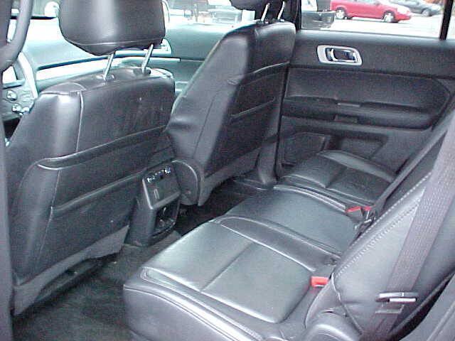 Used 2014 Ford Explorer XLT w/ Equipment Group 202A AWD/4WD image 45