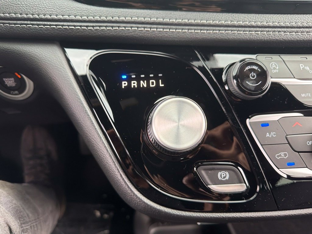 New 2027 Chrysler Pacifica Select AWD/4WD image 27