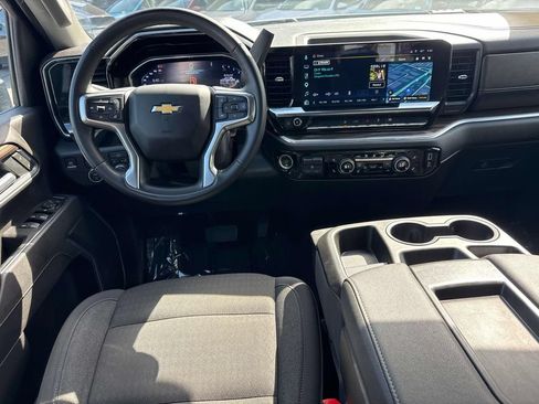 Used 2025 Chevrolet Silverado 2500 LT w/ Convenience Package AWD/4WD image 17