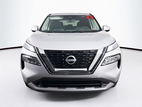Used 2023 Nissan Rogue SV AWD/4WD image 2