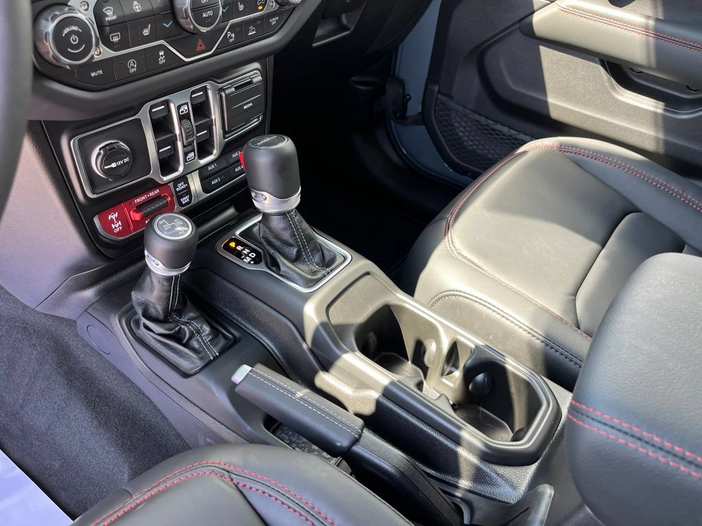Used 2026 Jeep Gladiator Rubicon AWD/4WD image 12