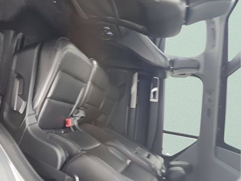 Used 2021 Ford Explorer XLT w/ Equipment Group 202A AWD/4WD image 19