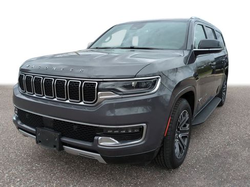 Used 2024 Jeep Wagoneer L Series II w/ Flexible Seating Group image 1