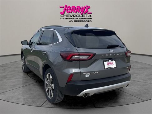 Used 2023 Ford Escape Platinum image 3