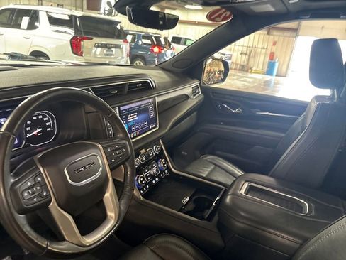 Used 2021 GMC Yukon Denali w/ Denali Premium Package AWD/4WD image 18