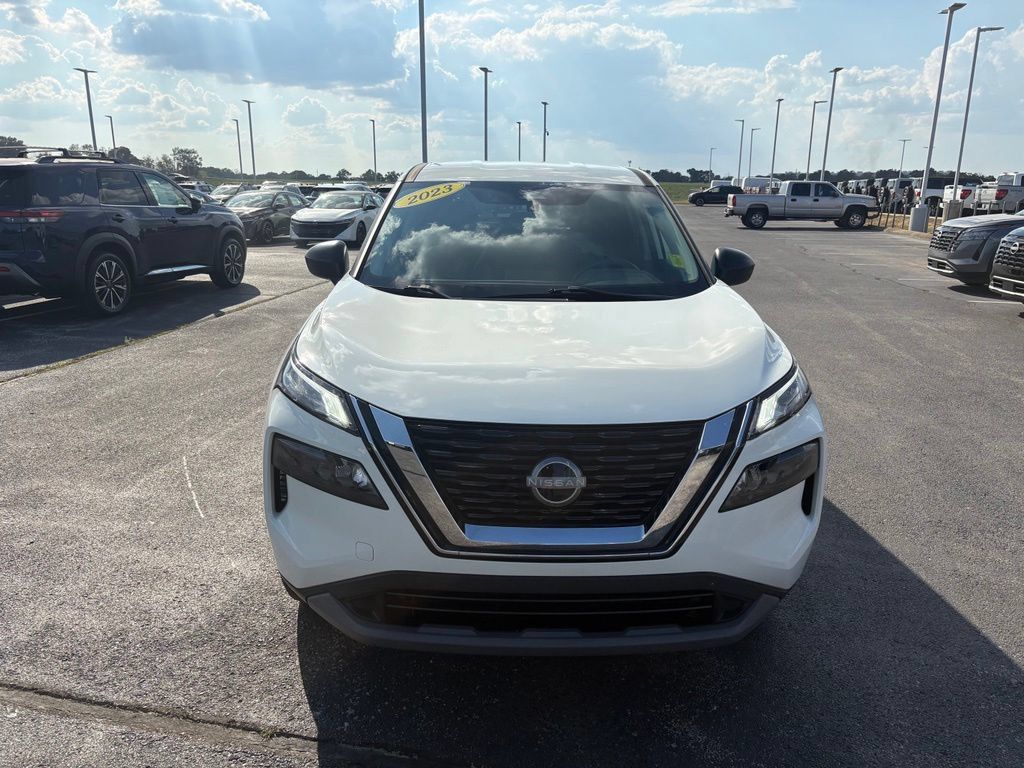 Used 2023 Nissan Rogue S AWD/4WD image 11