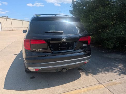 Used 2018 Honda Pilot Touring image 2