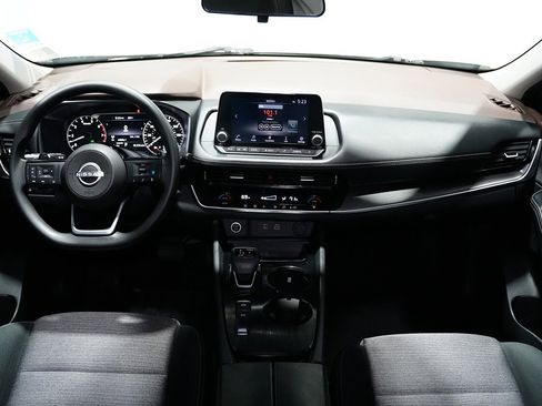 Used 2022 Nissan Rogue SV image 16