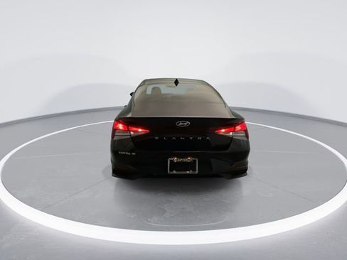 Used 2023 Hyundai Elantra SEL FWD image 5