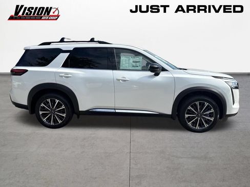 New 2026 Nissan Pathfinder Platinum AWD/4WD image 4