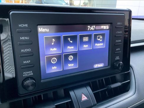 Used 2019 Toyota RAV4 LE image 31