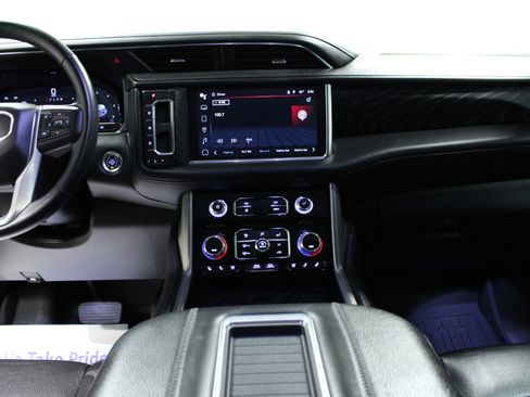 Used 2023 GMC Yukon XL Denali image 19