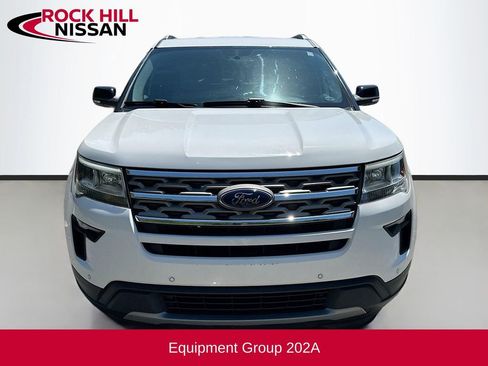 Used 2018 Ford Explorer XLT w/ Equipment Group 202A FWD image 2