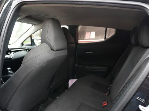 Used 2020 Toyota C-HR LE image 4