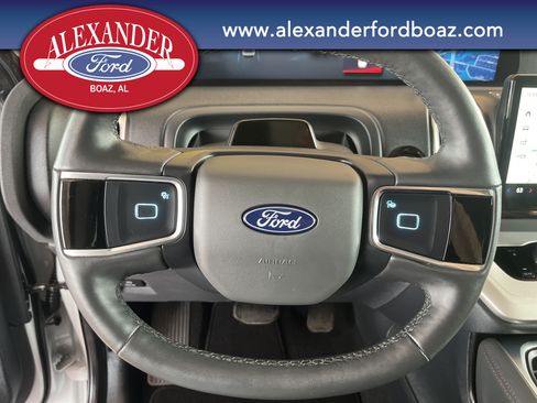 Used 2025 Ford Expedition Active AWD/4WD image 28