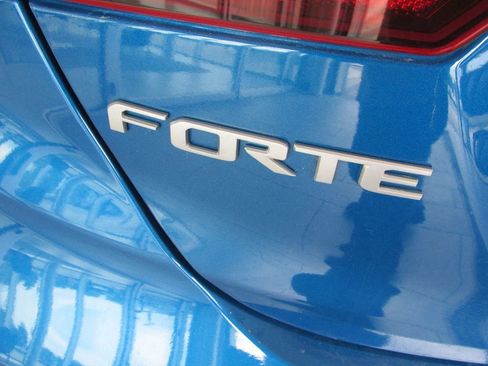 Used 2023 Kia Forte GT-Line w/ GT-Line Technology Package image 9