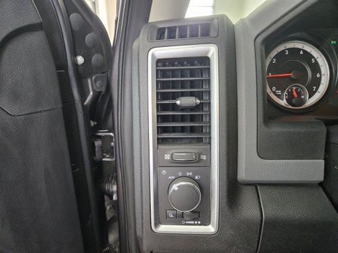 Used 2015 RAM 1500 Classic SLT AWD/4WD image 27