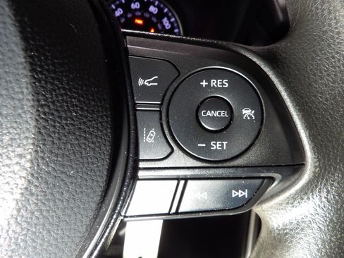 Used 2021 Toyota RAV4 LE image 21