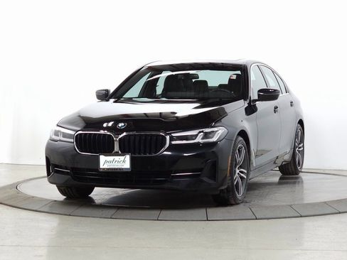 Used 2023 BMW 530i xDrive w/ Premium Package image 3