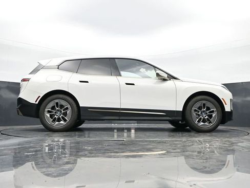 Used 2023 BMW iX xDrive50 AWD/4WD image 44