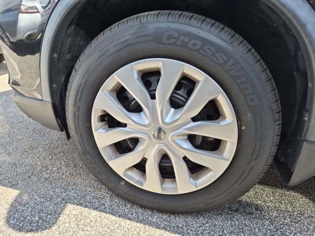 Used 2018 Nissan Rogue S AWD/4WD image 14