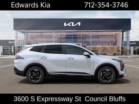New 2026 Kia Sportage EX FWD image 8