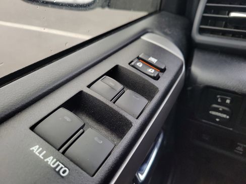 Used 2022 Toyota 4Runner SR5 Premium w/ Moonroof Package image 19