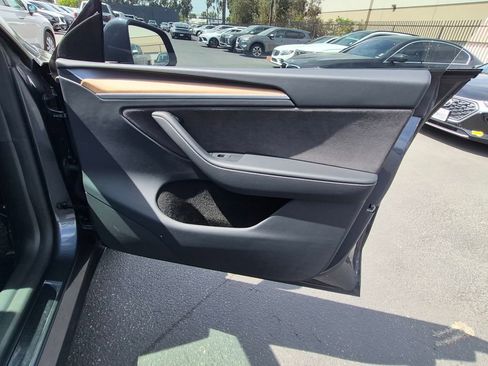 Used 2024 Tesla Model Y Long Range image 26