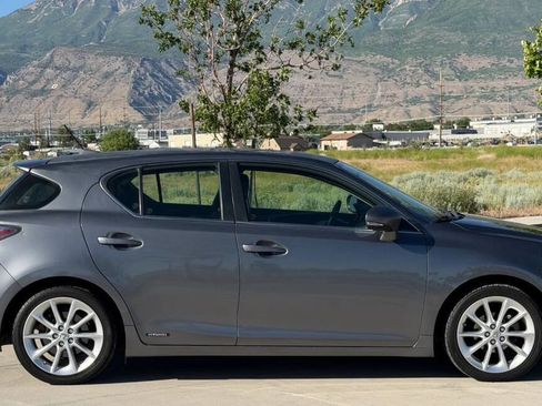 Used 2013 Lexus CT 200h FWD image 4