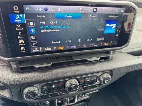 Certified 2025 Jeep Wrangler Sport S image 21