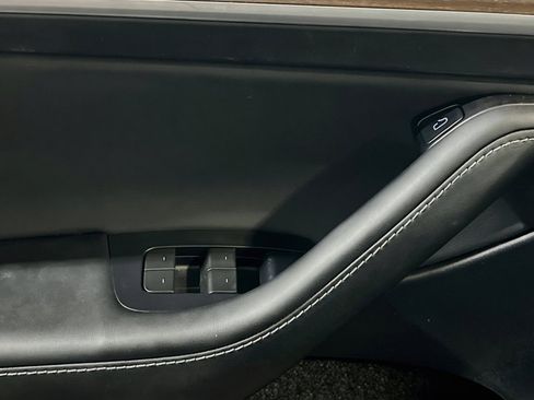Used 2023 Tesla Model Y Long Range AWD/4WD image 14